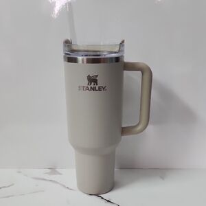 Stanley Beige Tumbler with Handle